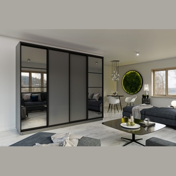 4-ukseline lükandustega riidekapp